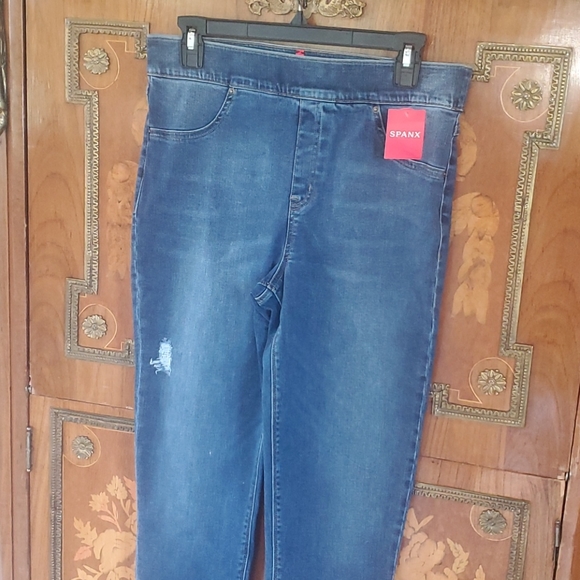 0608 Spanx Distressed Denim Skinny Jeans - Picture 2 of 8